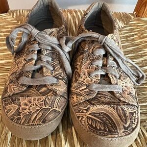 🌿 Cloud 9 Brown Paisley Comfort Sneakers – Boho Style Lace-Up Shoes (Size 8.5 M)